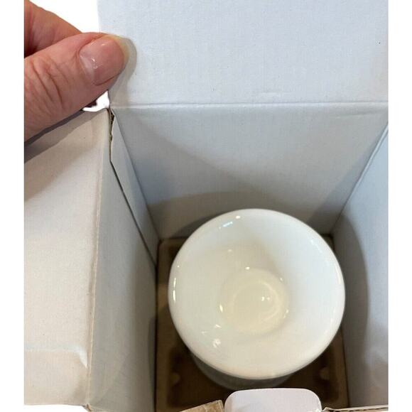 Scentsy Lace & Hope Wall Plug In Wax Warmer - Retired - New in Box - Picture 5 of 9